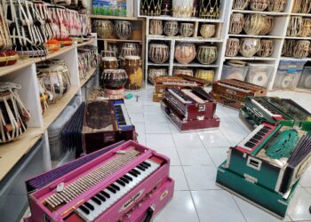 9 Music Stores in Lucknow where every visit sounds better